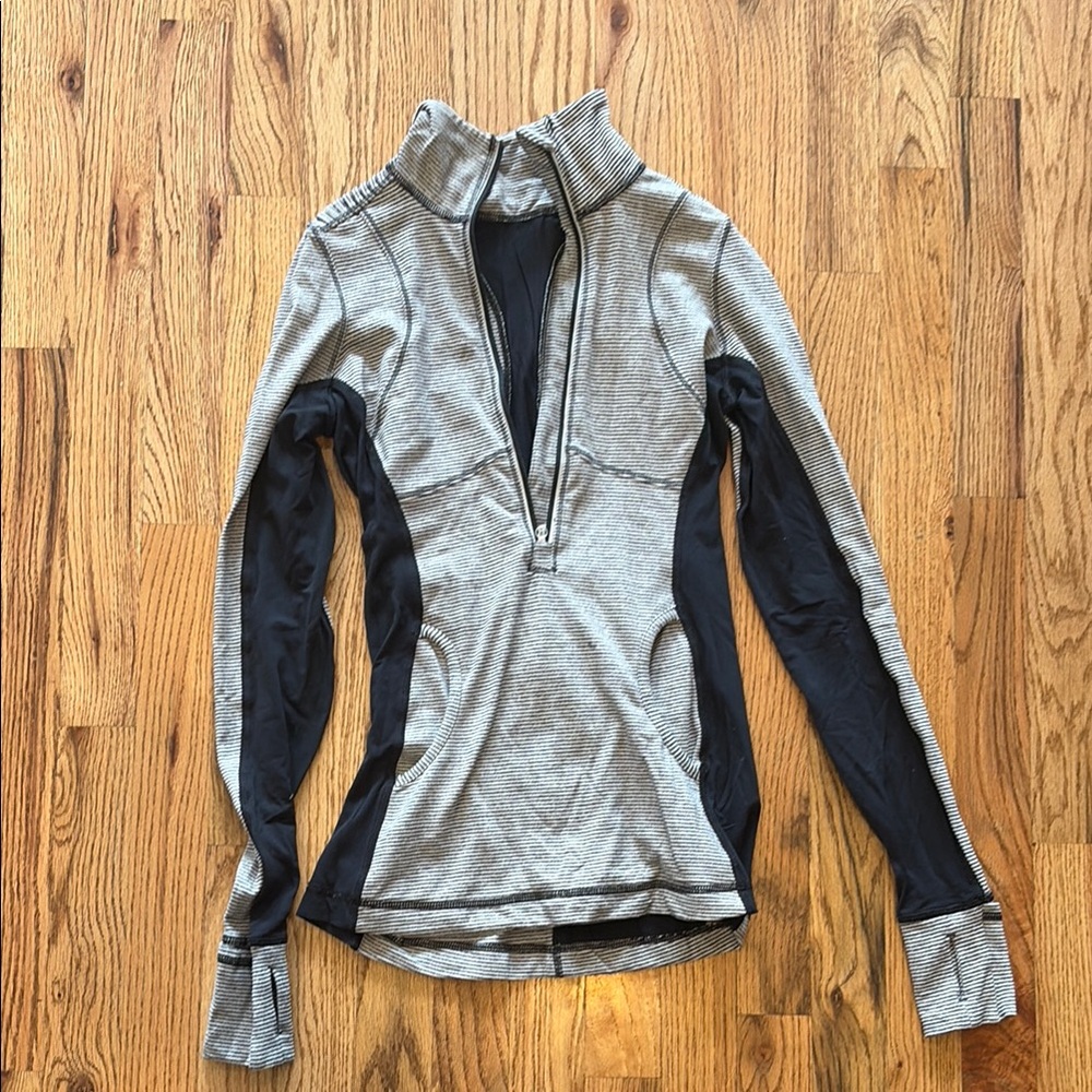 lululemon athletica Gray & Navy Quarter-Zip Pullover
